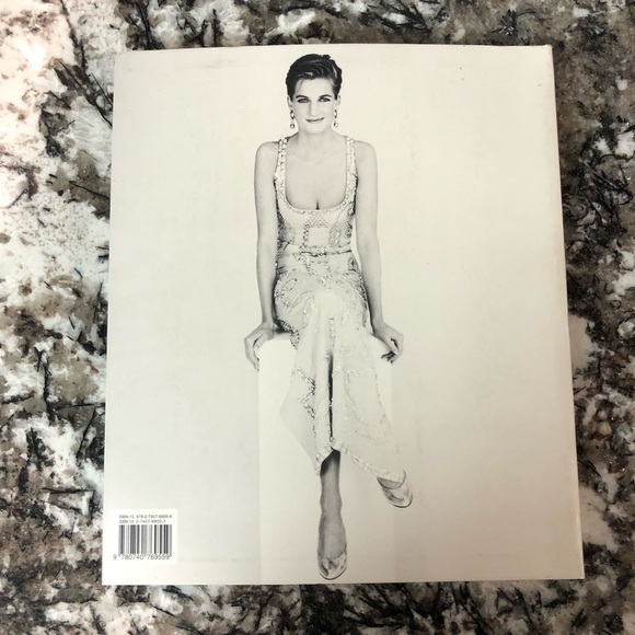 Princess DIANA The Portrait Anniversary Edition Coffee Table Book - Softcover - Picture 15 of 15